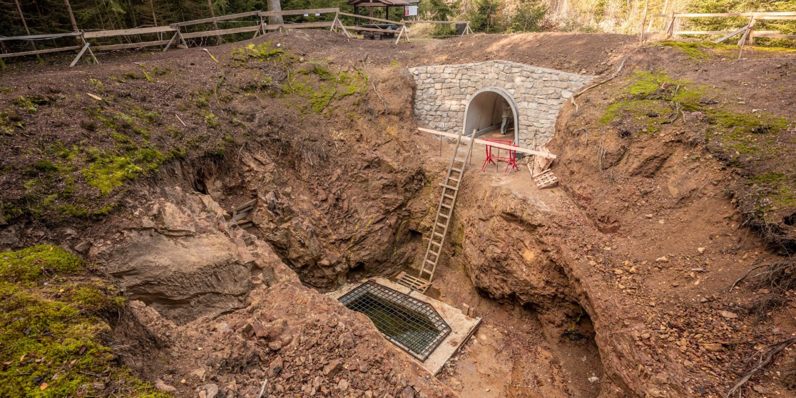 Přednáška o obnově šachty sv. Jiří