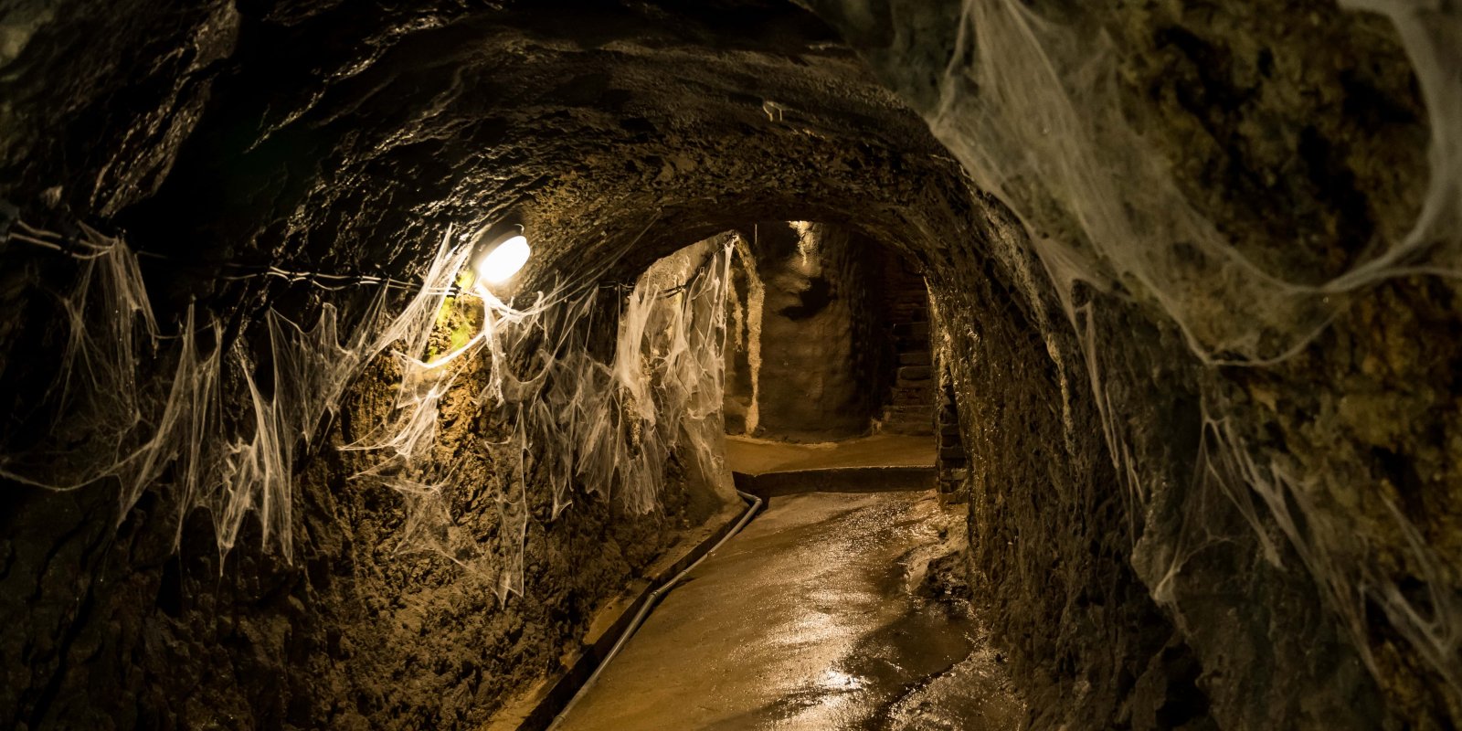 Za "VÝZO" do podzemí