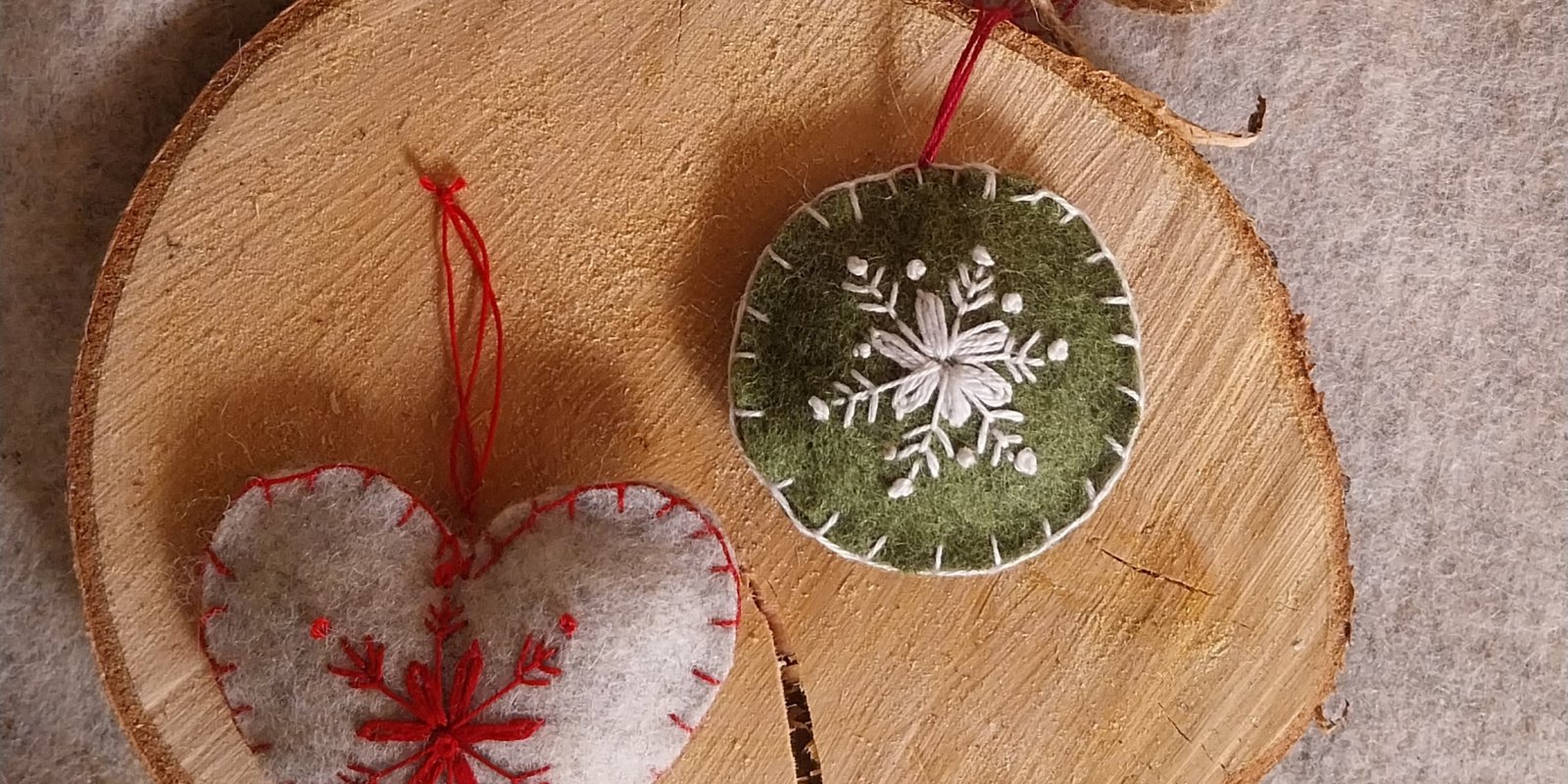 Advent s výšivkou