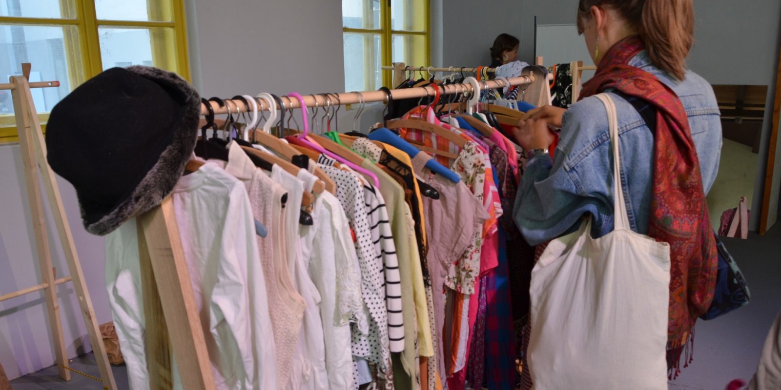 Vánoční SWAP oblečení a knih na VŠPJ