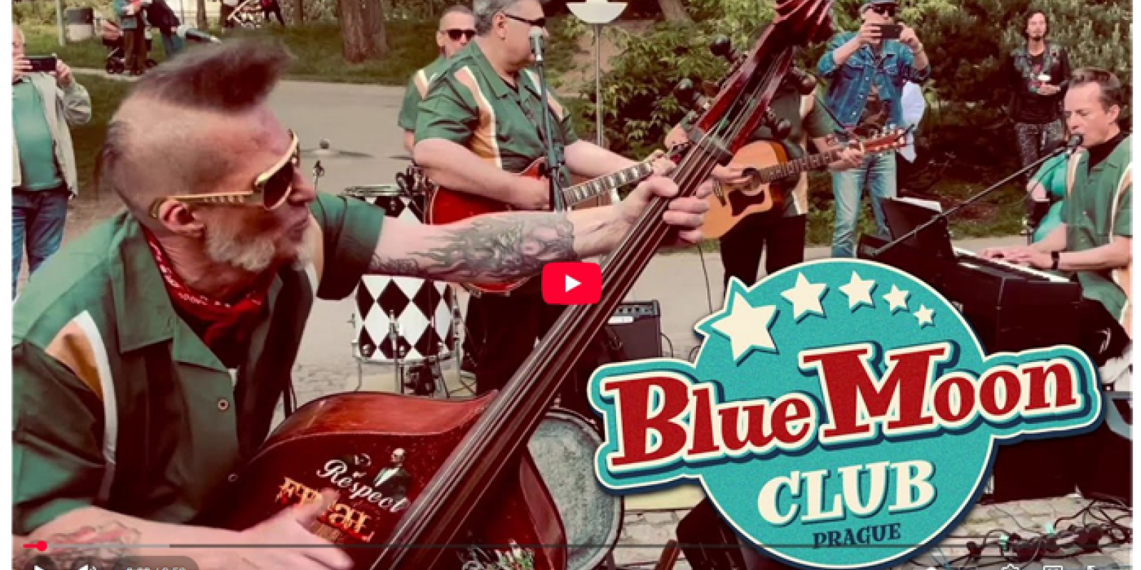 Blue Moon Club - Léto na náměstí