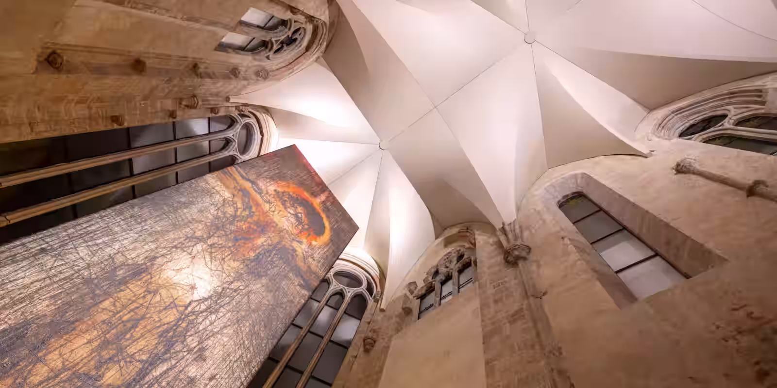 Historické centrum města s kostelem Povýšení svatého Kříže