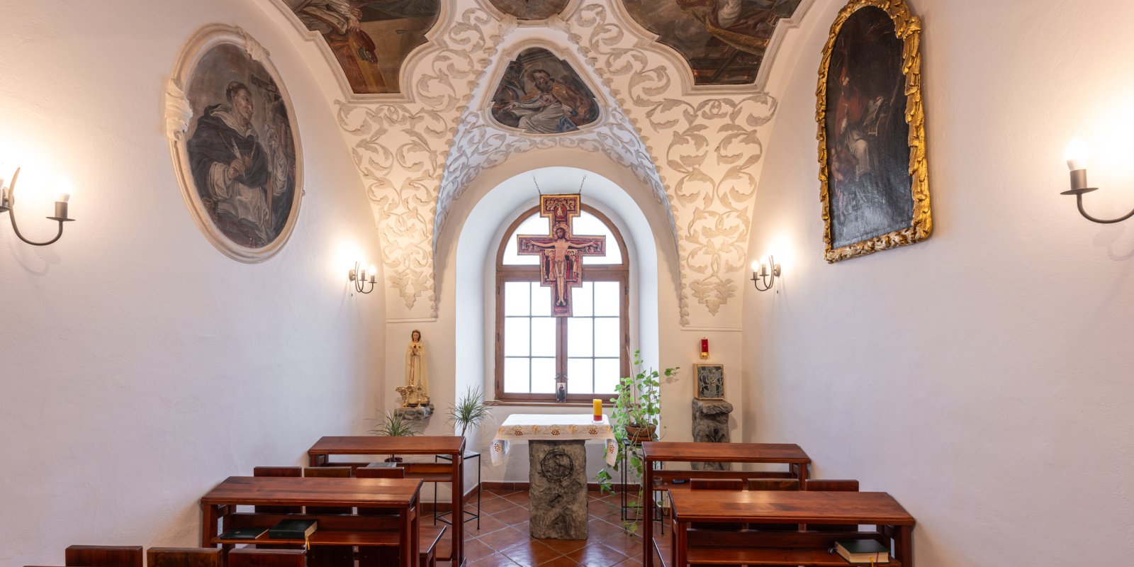 Interiéry minoritského kostela Nanebevzetí Panny Marie, mimořádně s prohlídkou kapličky sv. Bonaventury