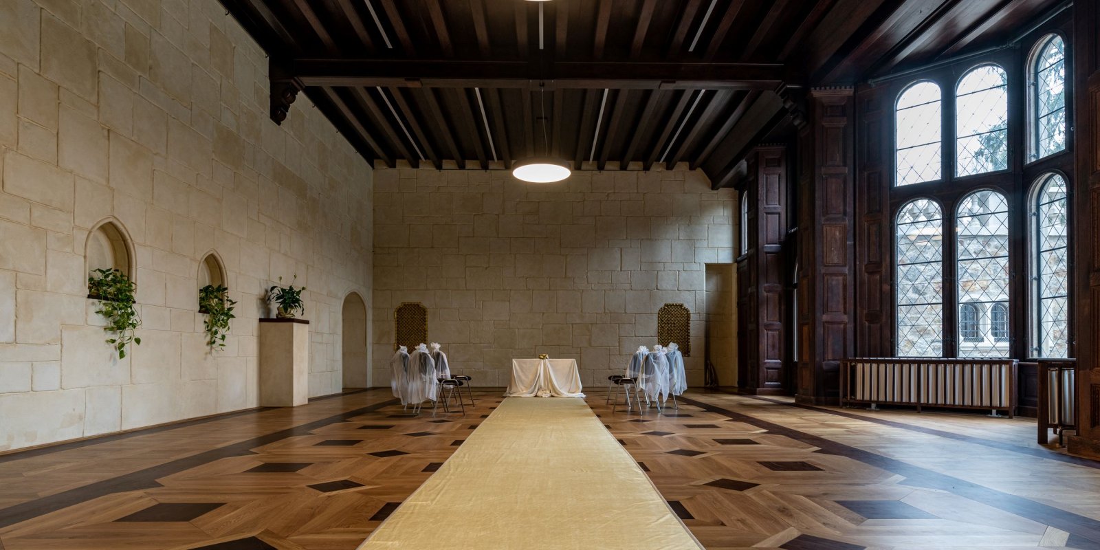 Vánoční komentovaná prohlídka Střední uměleckoprůmyslové školy, perla novogotického stylu v Heleníně - kapacita naplněna