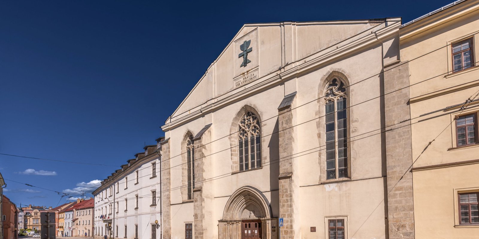 Historické centrum města s kostelem Povýšení svatého Kříže