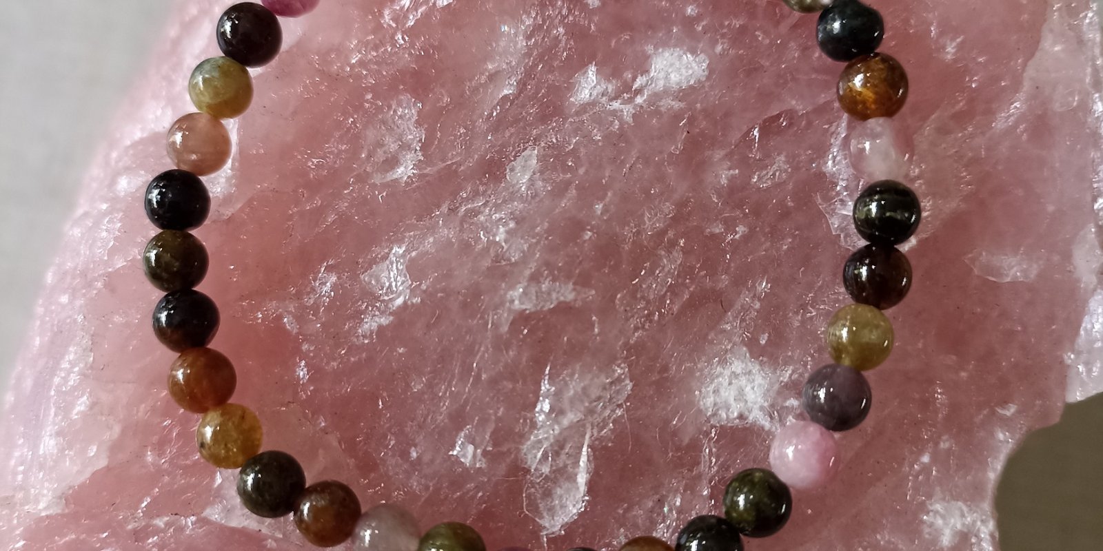 Prodejní výstava minerálů, šperků a drahokamů