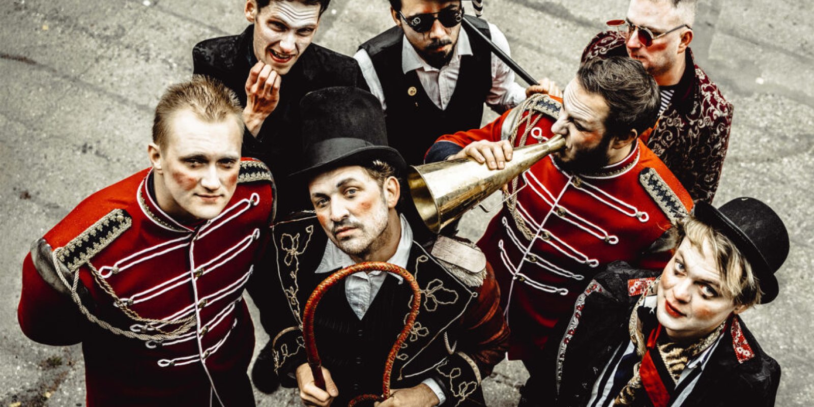 Circus Problem - Léto na náměstí je ve finále