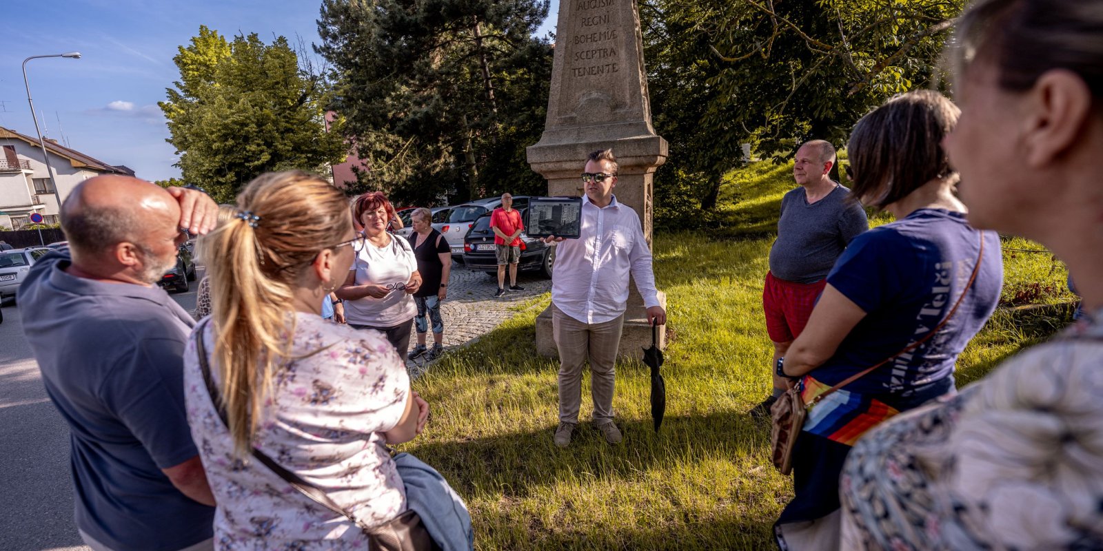 Večerní procházka - Krajinou kamenů hraničních až k památníku přísahy královské