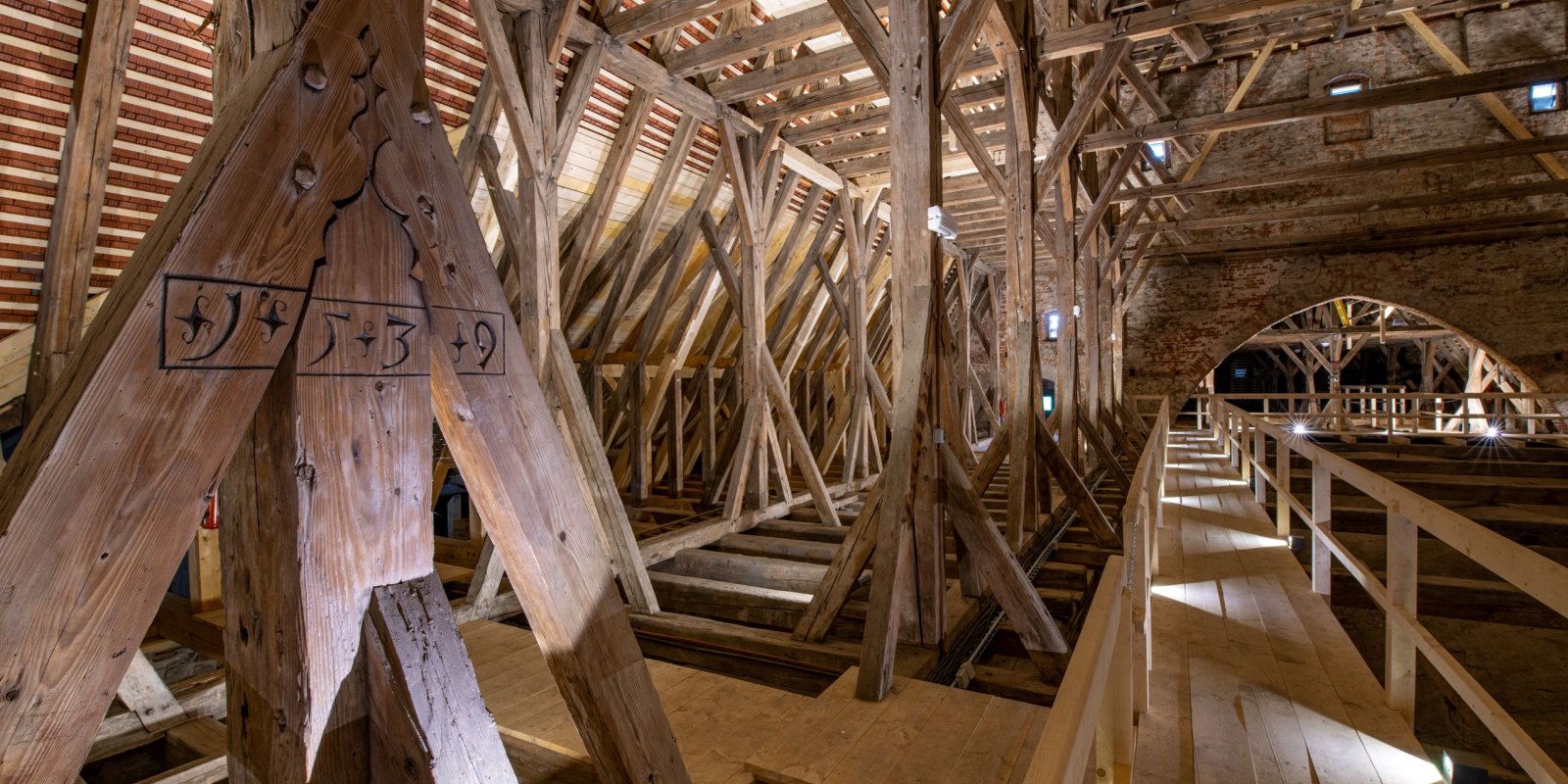 Komentovaná prohlídka gotických krovů a věže v kostele svatého Jakuba Většího 