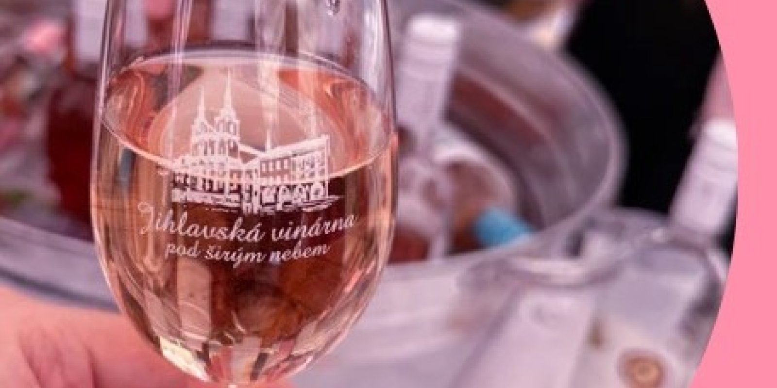 Den růžových vín a bublinek