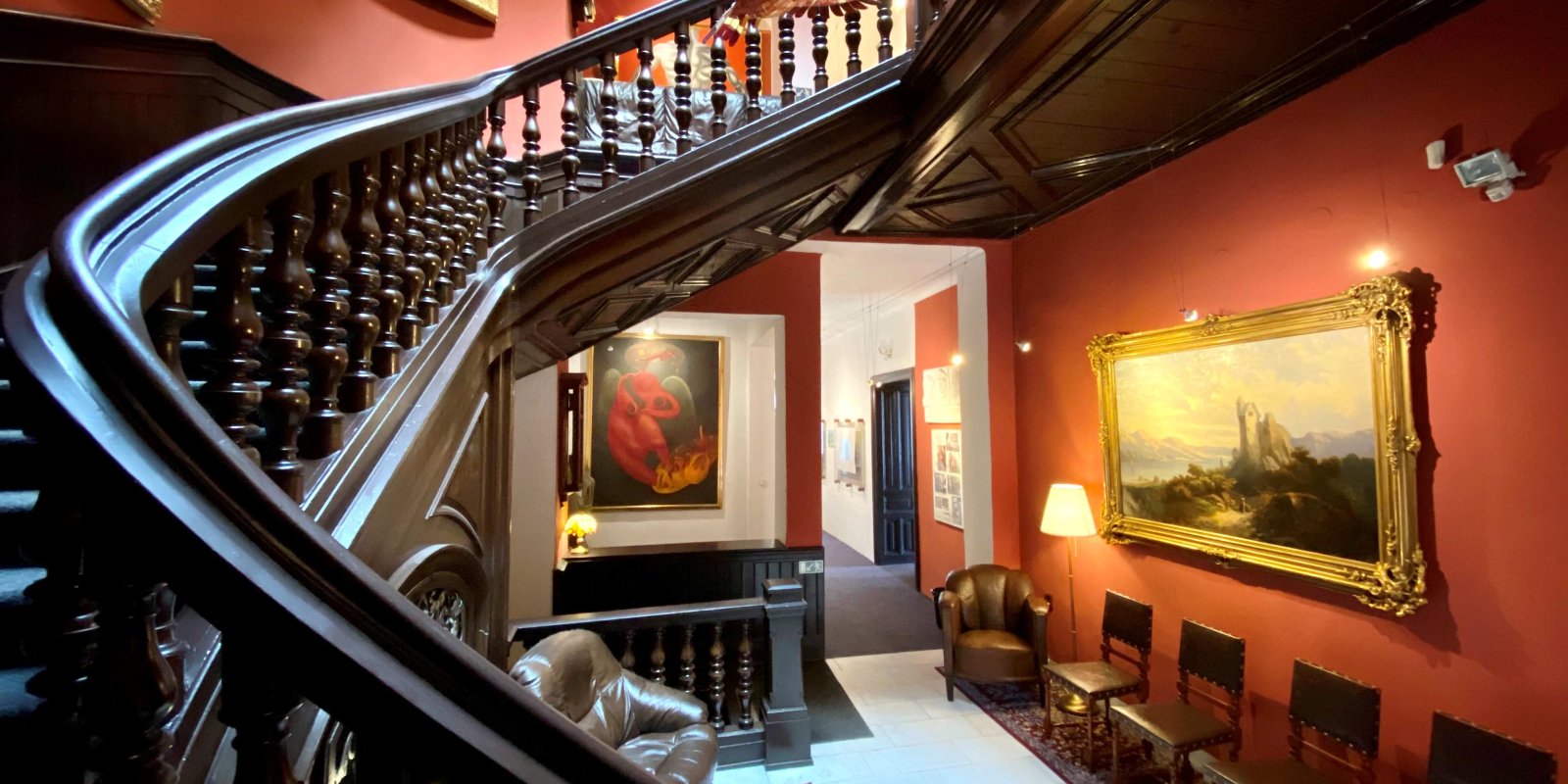 Interiéry střední  umělecké školy grafické, perla anglosaského stylu v Jihlavě - kapacita prohlídky naplněna