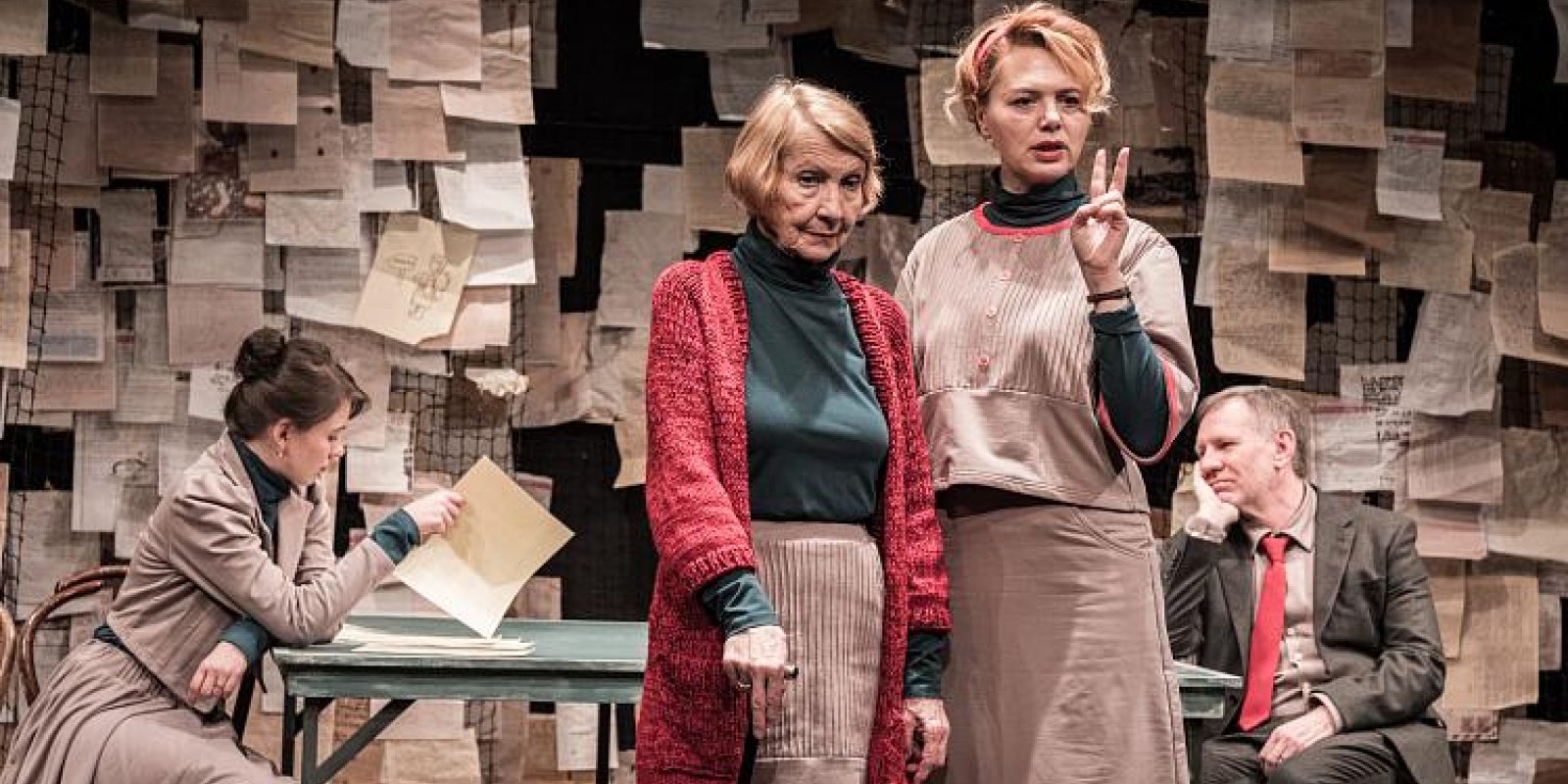 Činoherní klub Praha: MILÁ EVIČKO, MILÝ LUĎKU  