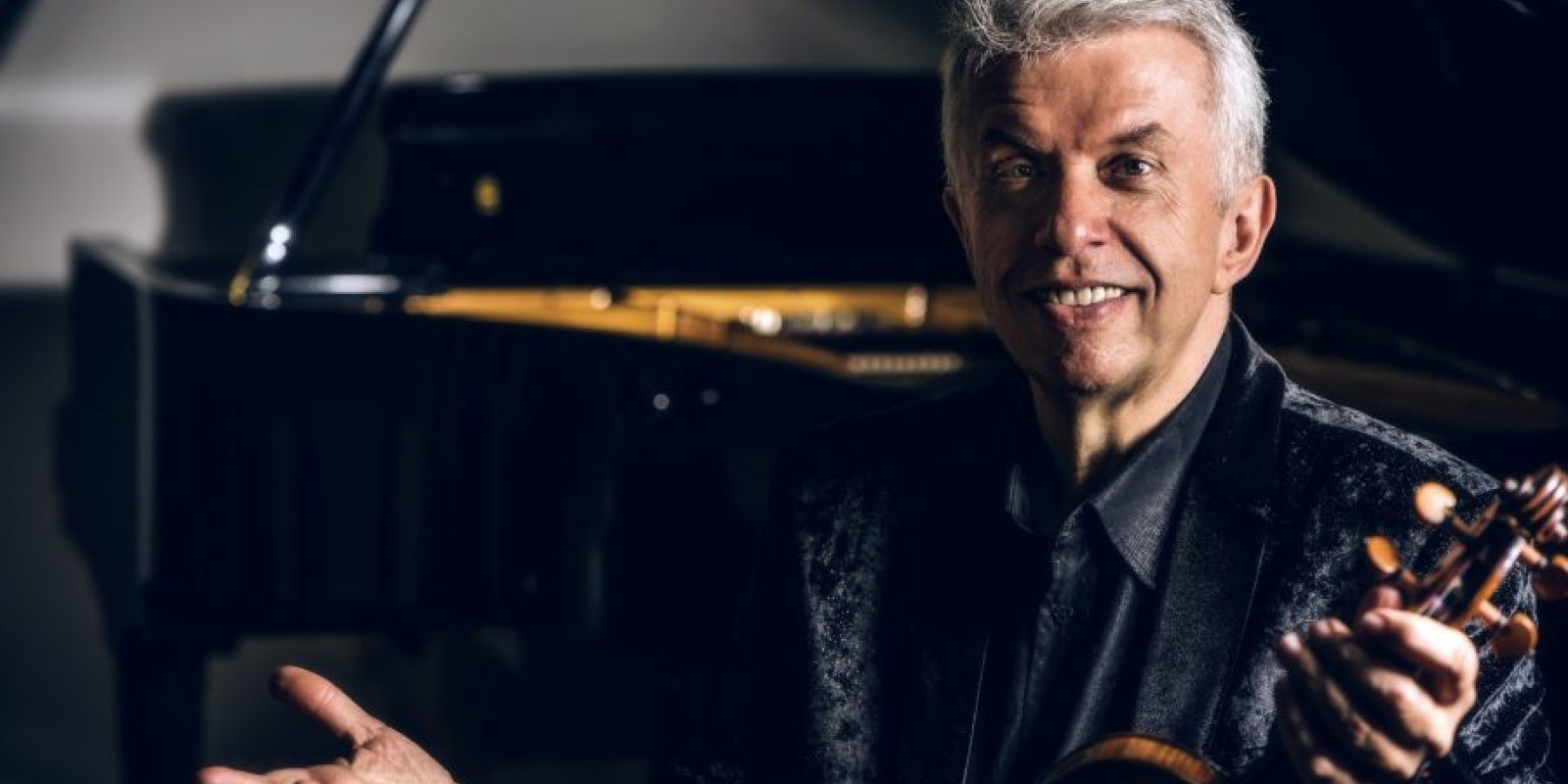 TÓNY A SLOVA VÁNOC – SVÁTEČNÍ KONCERT JAROSLAVA SVĚCENÉHO